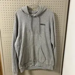 adidas プルオーバーパーカー