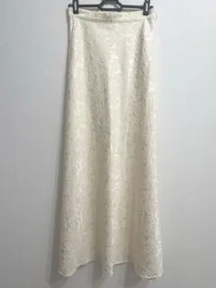 NEUNA フレア刺繍ジャガードロングスカート アイボリー