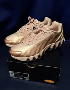 【年末年始セール】定価25300円ナイキエアマックス DN8レディース 24cm