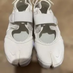 ナイキ エア リフト ブリーズ　白　サイズ24cm
