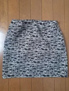 タイトミニスカート 白黒パターン