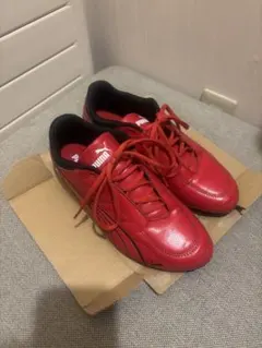 PUMA フェラーリロゴ付き レッドスニーカー UK 6.5