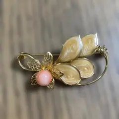 花モチーフ ピンクビーズ ブローチ