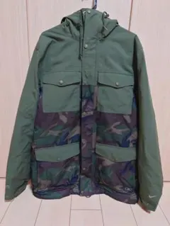 NIKE　STORM-FIT Mサイズ マウンテンパーカー　ナイキ