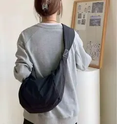 ショルダーバッグ　軽量　2way シンプル　ブラック　ユニセックス　メンズ