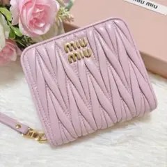 極美品✨️miumiu RFID搭載 マテラッセ 二つ折り財布 ピンクのサムネイル