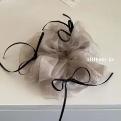 グレージュ×黒細リボンオーガンジーシュシュ
