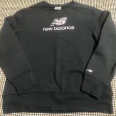 New Balance ブラック裏起毛トレーナー