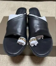 LE VERNIS ルベル二 Toe ring sandals サンダル　24のサムネイル