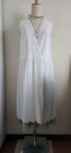 stola 真っ白なジレ