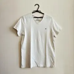 TOMMY HILFIGER ホワイト Tシャツ vネック