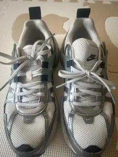 NIKE スニーカー