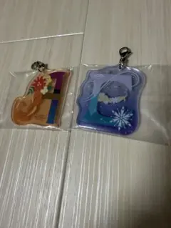 ディズニー アルファベット アクリルキーホルダー 2種セット　一番くじのサムネイル