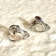 【美品】ヴィンテージ ハート型シルバーイヤリング クリスタル装飾