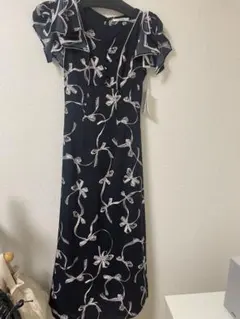 正規品　新品未使用タグ付き！SNIDEL リボンプリント ワンピース　スナイデル