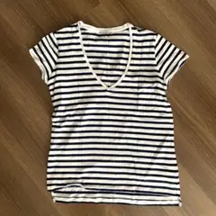 ZARA ザラ　 VネックボーダーTシャツ　カットソー　S