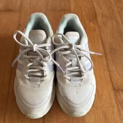 adidas キッズスニーカー 22.5cm