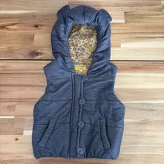 アースミュージックエコロジーキッズ中綿ベスト 90cm 花柄 くま耳 フード付