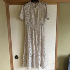 総レース 半袖 ひざ丈ワンピース アイボリー