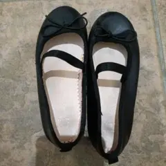 黒 バレエシューズ ゴムストラップ付き　17.5cm