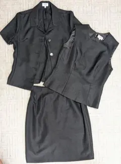 ブラックスーツセット（ジャケット・スカート）