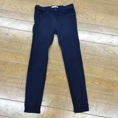 ジーユーGU WONDER SHAPE スキニーパンツ 黒　メンズ