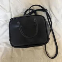 ブラック ショルダーバッグ ジッパー付き