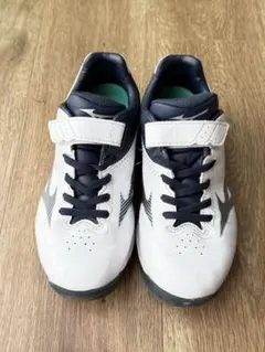 少年野球　asics トレーニングシューズ 21.5㎝　白