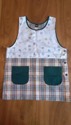 保育士エプロン　ティンカーベル　M〜L