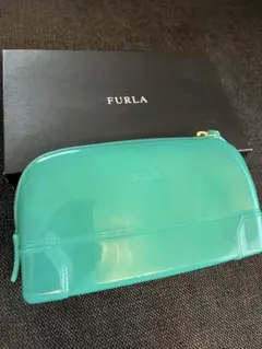 FURLA ターコイズ ポーチ　新品に近い
