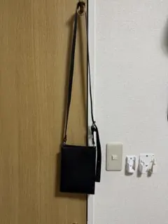 RENAMEスクエア型 ショルダーバッグ ブラックのサムネイル