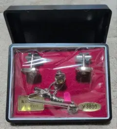 ネクタイピン　カフスボタンセット　新品未開封