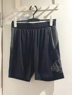 子供服　adidas スポーティハーフパンツ　さらさら薄手