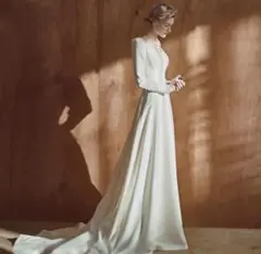 ホワイトウェディングドレス Aライン　長袖