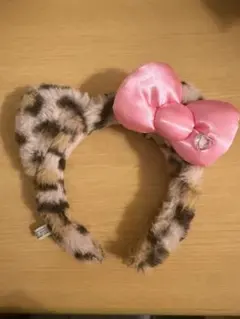 ヒョウ柄ファー ピンクリボン カチューシャ