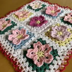立体桜の花モチーフ マルチカバー　かぎ針編み　グラニースクエア　花モチーフ