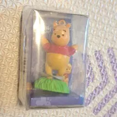ディズニー くまのプーさん フィギュア　Disney ミニ　ケース入り　激レア