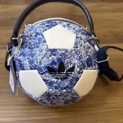 adidas サッカーボール型バック