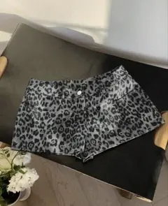 ヒョウ柄ショートパンツ グレーとブラック