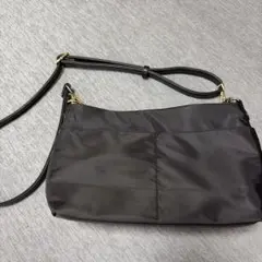 ブラック ショルダーバッグ ナイロン