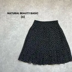 NATURAL BEAUTY BASIC 小花柄フレアスカート　黒【S】膝丈