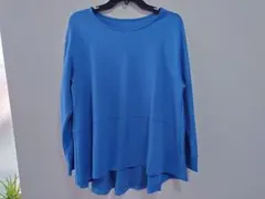 Zelal Sports 青色 フレアシルエット 長袖トップス