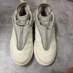 adidas バスケットボールシューズのサムネイル
