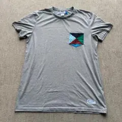 【美品】アディダスオリジナルス 幾何学ポケット Tシャツ グレー XLのサムネイル