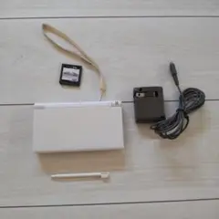 美品★dslite本体★白★タッチペン、ゲーム、純正充電器付き♪動作確認済み！