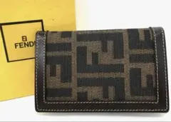 週末ま​で FENDI フェンディ ズッカ柄 カードケース シルバー レザー