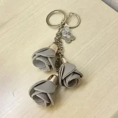 キーリング バッグチャーム グレー ベージュ 花 バラ おしゃれ 高級感