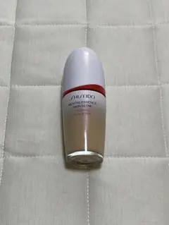SHISEIDO エッセンス スキングロウファンデーション 230