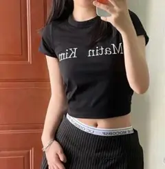 Matin Kim クロップドTシャツ 黒