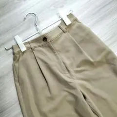 ナチュラルビューティーベーシック　テーパードパンツ